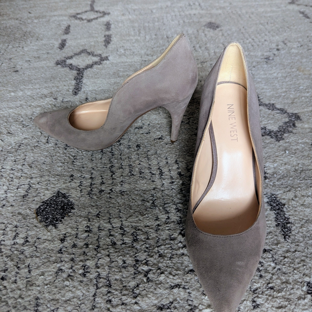Nine West Women's Gray Suede Pumps